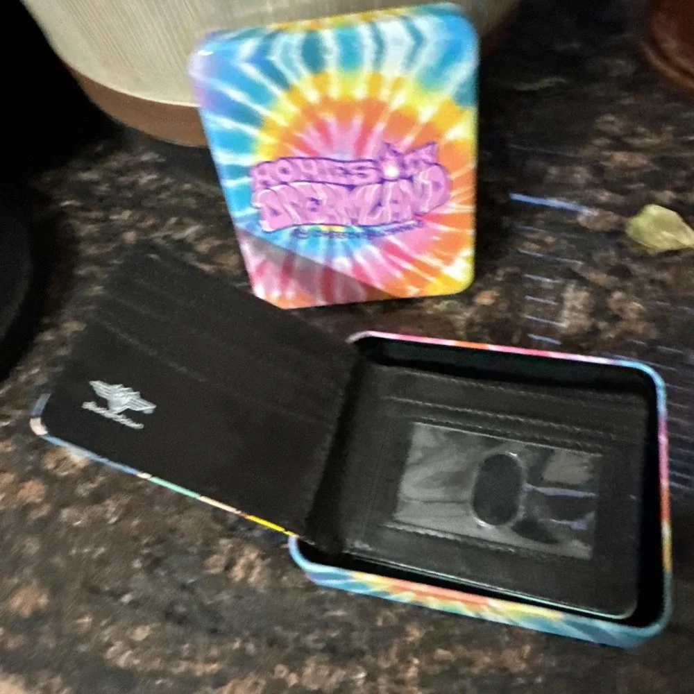 Cartera plegable - Homies in Dreamland Cheech y Chong Smoking Pose Bifold Wallet